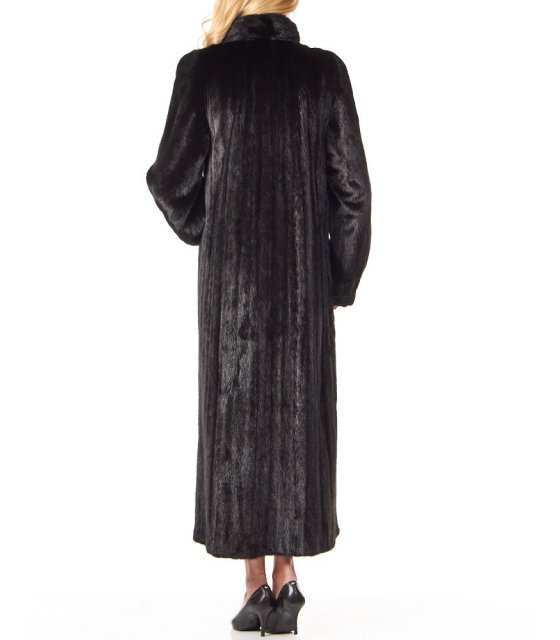Mink Coats: FurSource.com